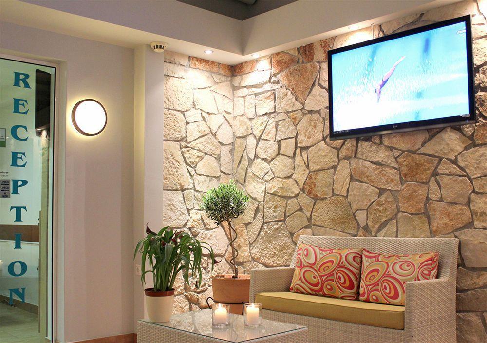 Amaryllis Hotel Apartments Толон Экстерьер фото
