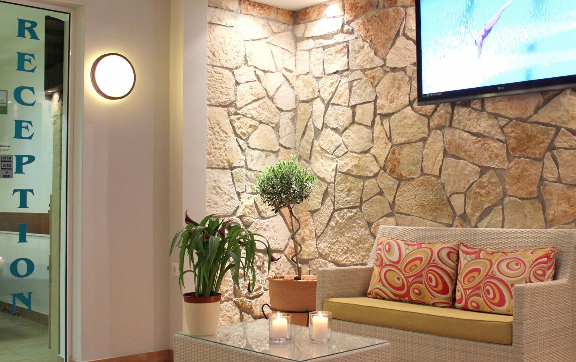 Amaryllis Hotel Apartments Толон Экстерьер фото